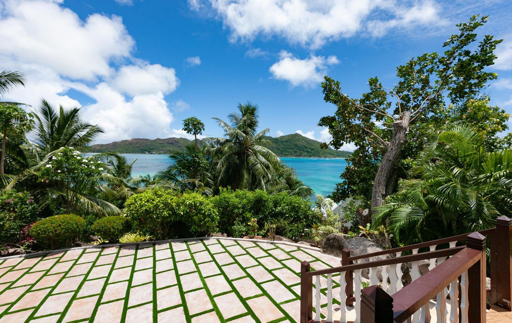 シャレー コート メール Baie Sainte Anne エクステリア 写真