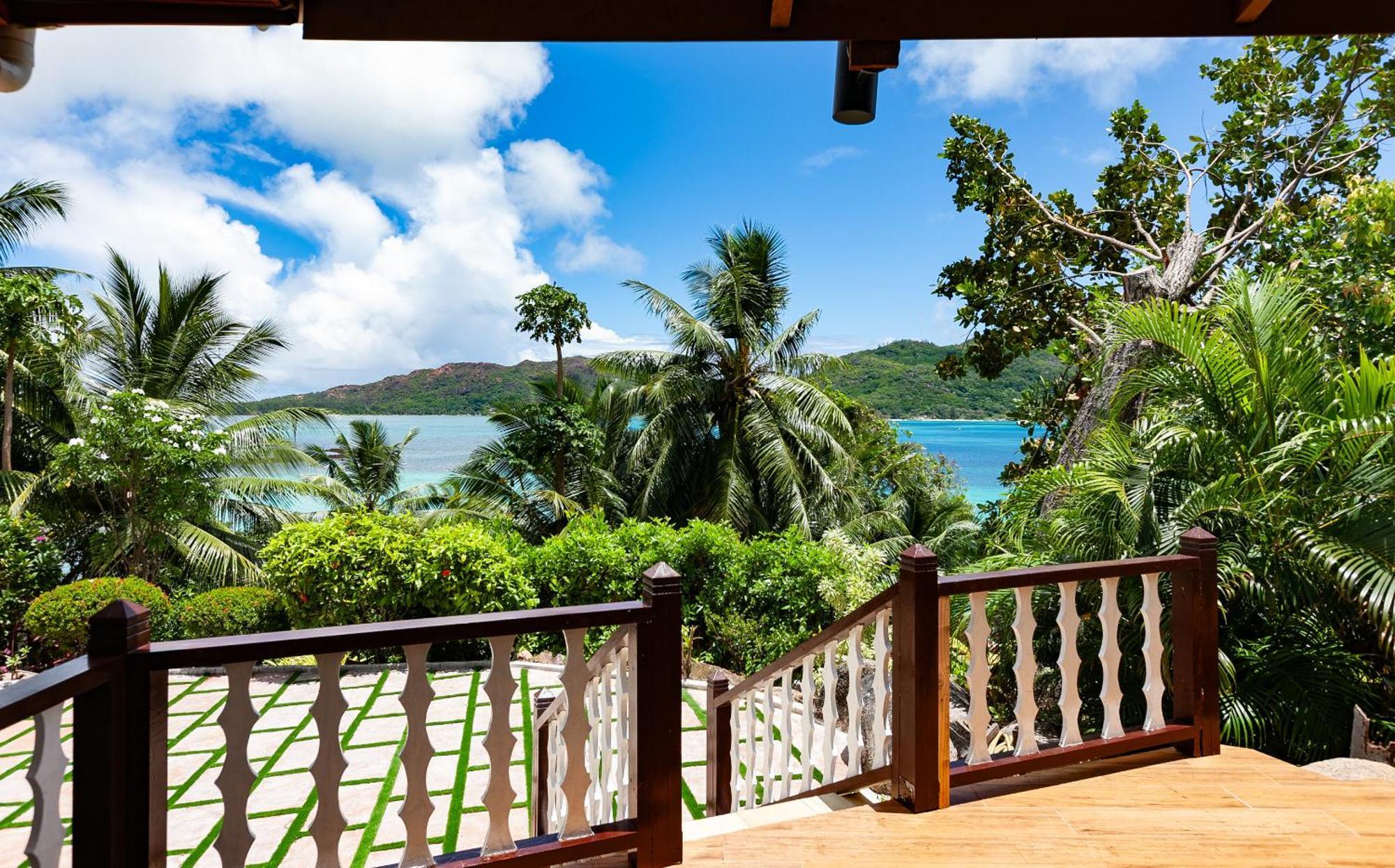 シャレー コート メール Baie Sainte Anne エクステリア 写真