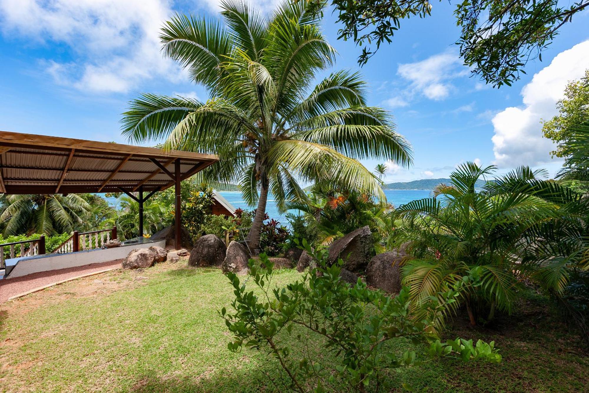 シャレー コート メール Baie Sainte Anne エクステリア 写真
