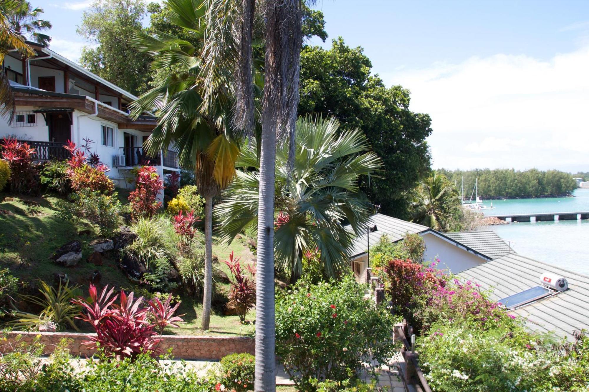 シャレー コート メール Baie Sainte Anne エクステリア 写真